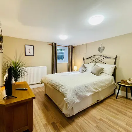 Holiday home The Oaks