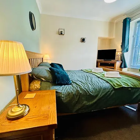 The Oaks * 彭里斯